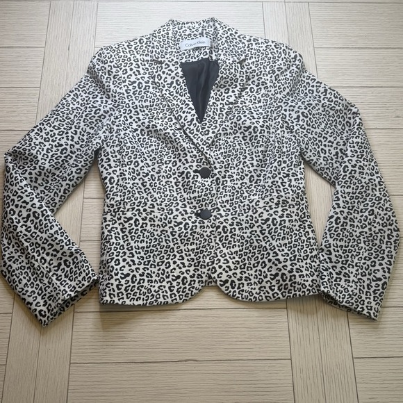 Calvin Klein Women's Leopard Print Poly Blend 2 Button‎ Long Sleeve Blazer Sz 4P - Picture 7 of 9